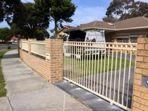 sliding gates with fence 01