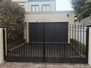 swing gates 01